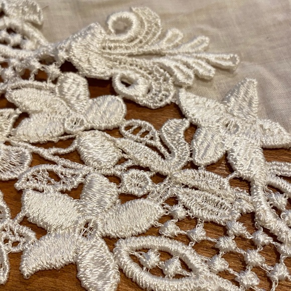 2 TWO beautiful hand made LACE doilies VINTAGE - Picture 8 of 16